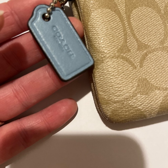 Authentic Coach Light Khaki & Baby Blue Signature Double Zip Spacious Wristlet - Picture 4 of 14